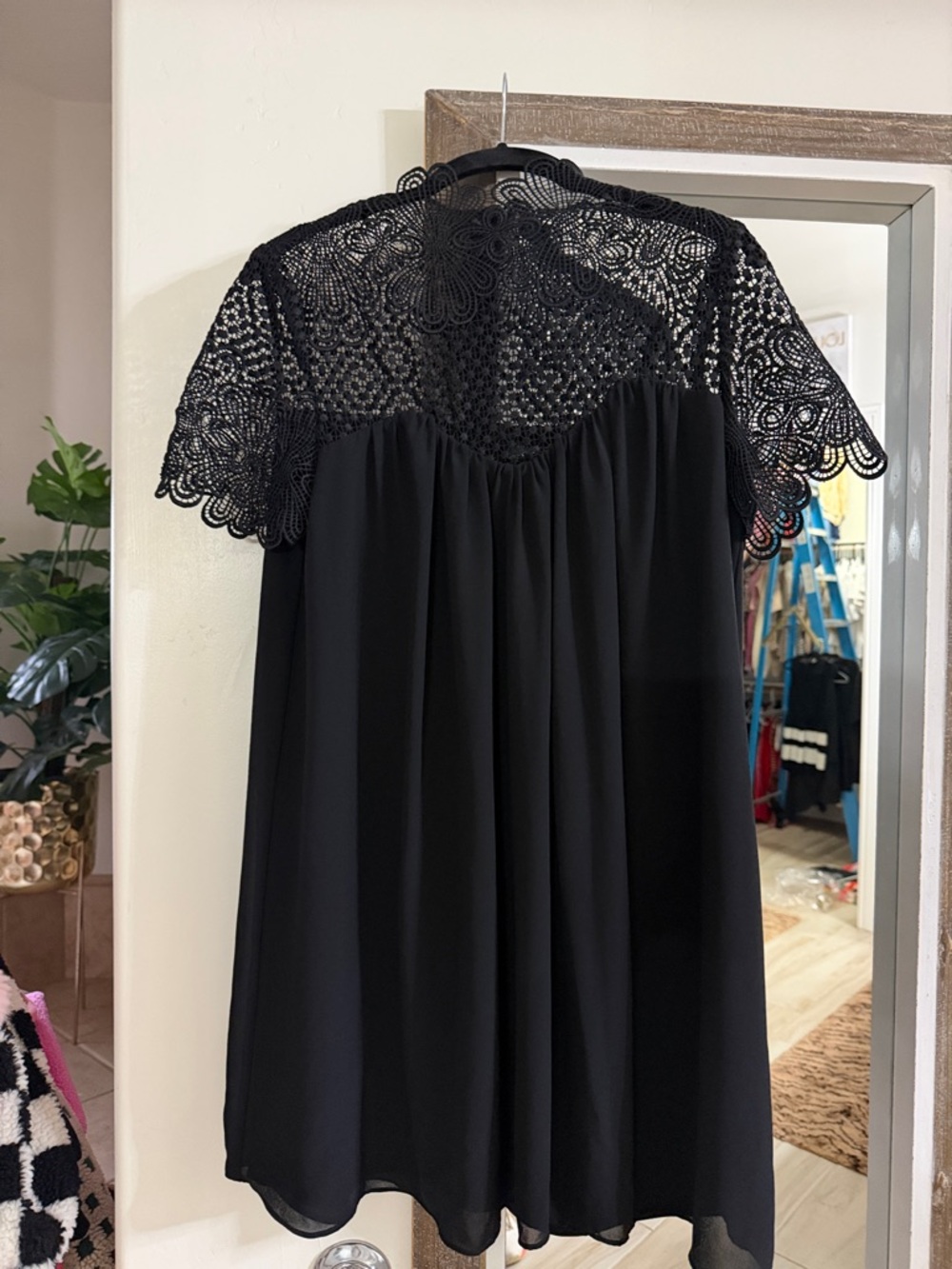 Black Lace Yoke Short Sleeve Dress